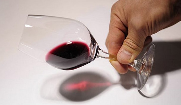 Проверка натуральности красного вина
